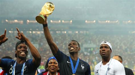 Foto Piala dan Trofi yang Pernah Diraih Paul Pogba